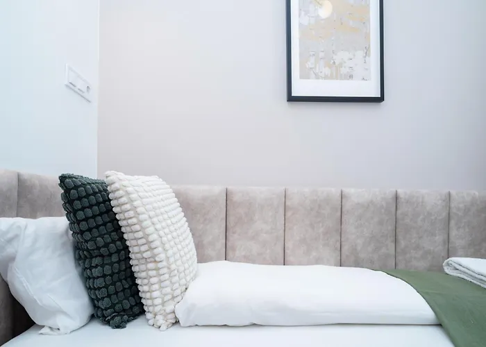 By Hi5-charming Daire *