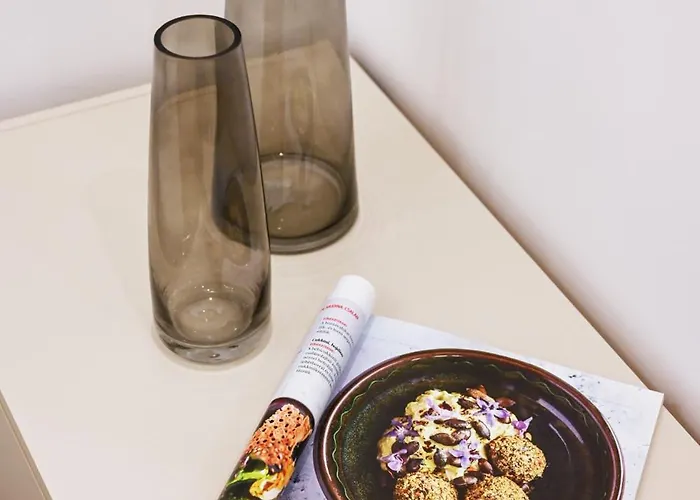 By Hi5-charming Daire *