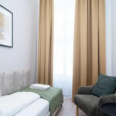 By Hi5-charming * ブダペスト