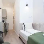 By Hi5-charming Apartment *